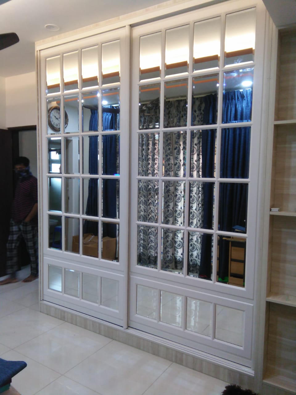 top-lacquer-glass-wardrobes-designs-dealers-manufacturers-in-noida-greater-noida-india